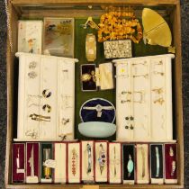A jewellers display cabinet (42cm x 47cm) and contents including 9ct gold seed pearl earrings and