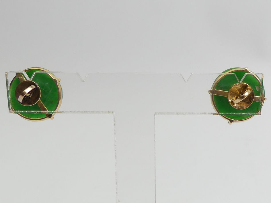 A pair of 18ct gold carved jade set earrings, 4.9 grams, 16mm in diameter. - Image 3 of 6