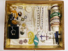 A jewellers display cabinet (44cm x 37cm) and contents including silver and garnet bracelets,