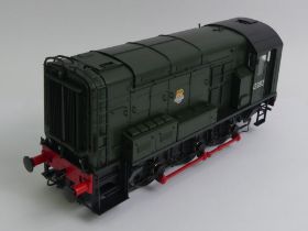 0 gauge Dapol 7D-008-001 class 08 13282, BR Green, Early Crest no wing panels, diesel electric