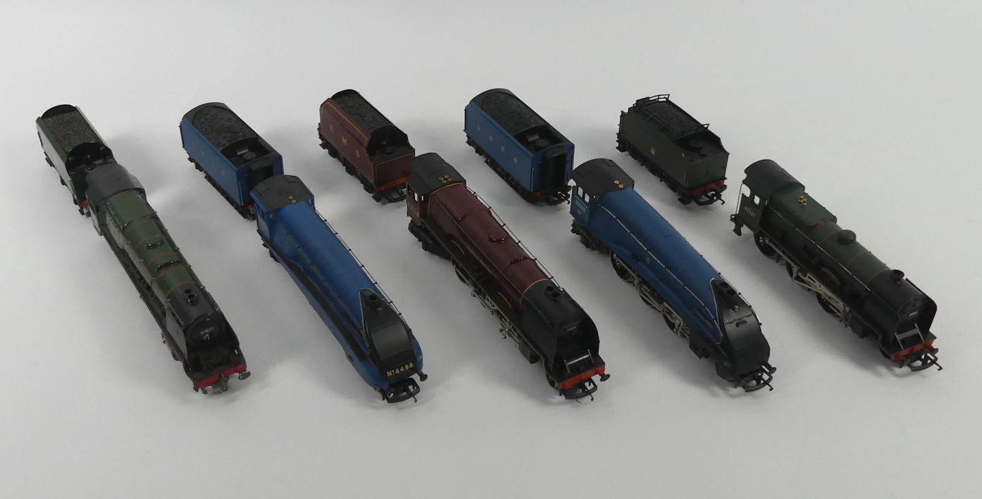 Five Hornby 00 gauge locomotives and tenders including Duchess of Montrose, Sir Nigel Gresley and - Image 2 of 2