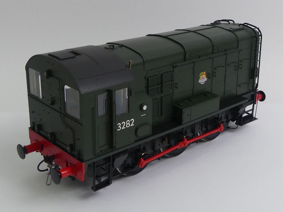 0 gauge Dapol 7D-008-001 class 08 13282, BR Green, Early Crest no wing panels, diesel electric - Bild 2 aus 3