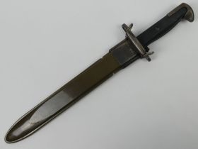 WWII US MI model 1943 type bayonet and scabbard, blade 24cm.
