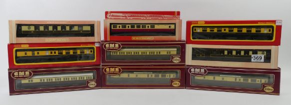 Nine boxed Hornby and Airfix 00 gauge coaches including R410 BR liner brake coach, R233 Pullman