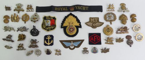 Various cloth badges including parachute regiment cap badges and a royal yacht cap band. UK