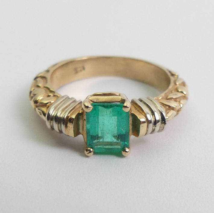 14ct gold, emerald single stone ring, 4.4 grams, 6.7mm, stone 6mm x 4.7mm, size I. - Image 2 of 3