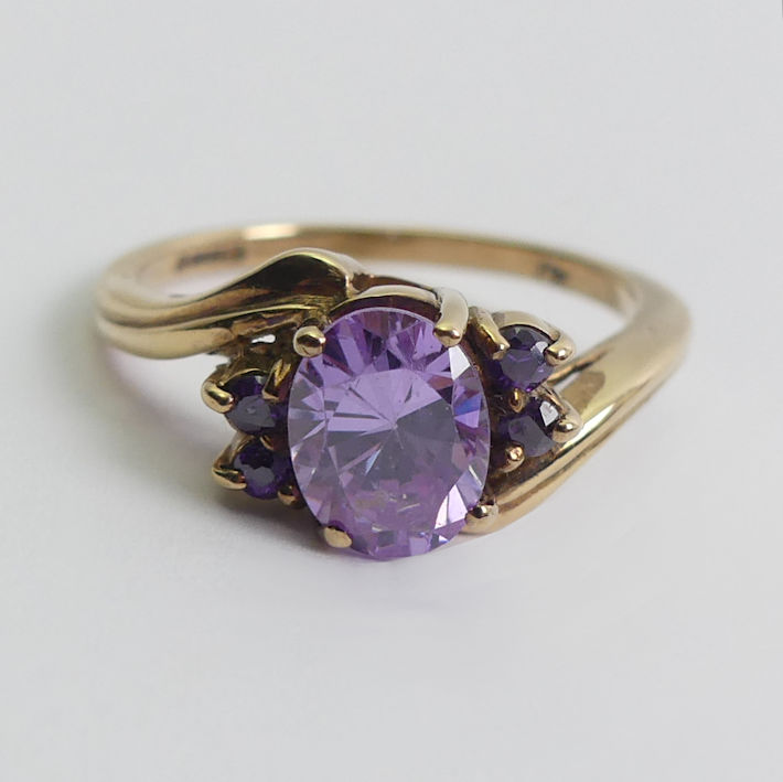 9ct gold amethyst ring, 3.2 grams, 8mm, size O - Image 2 of 3