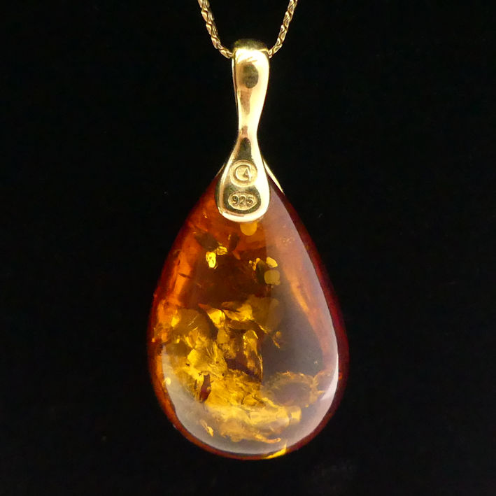 Silver vermeil amber pendant and chain, 7.7 grams, pendant 41mm x 20mm. - Image 3 of 4