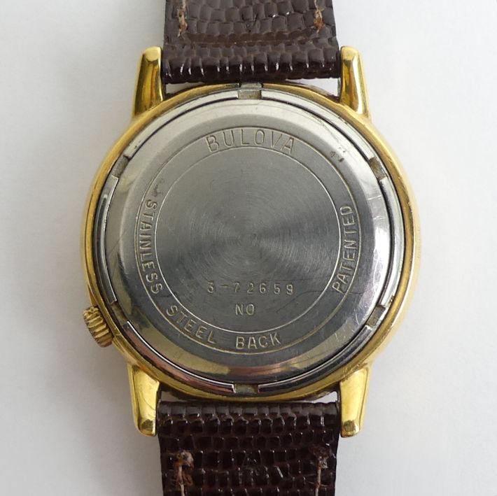 Bulova Accutron date adjust gold tone watch. 35 mm diameter. - Image 2 of 3