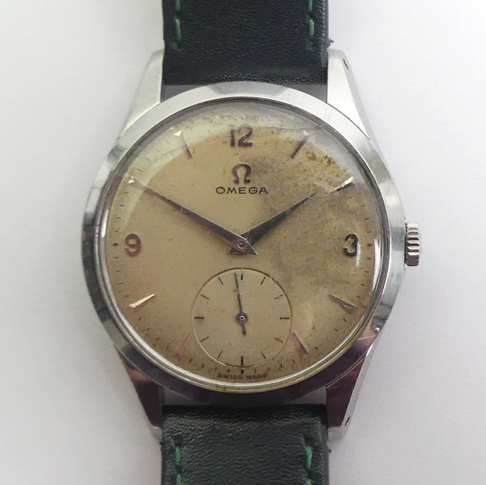 Gents Omega manual wind, stainless steel 'Jumbo' watch on a green leather strap, 37mm inc. button.