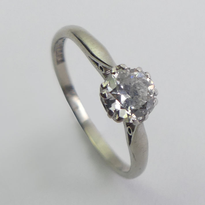 18ct white gold diamond solitaire (approx. 1/2 carat), 1.7 grams, 5.3mm, size K.