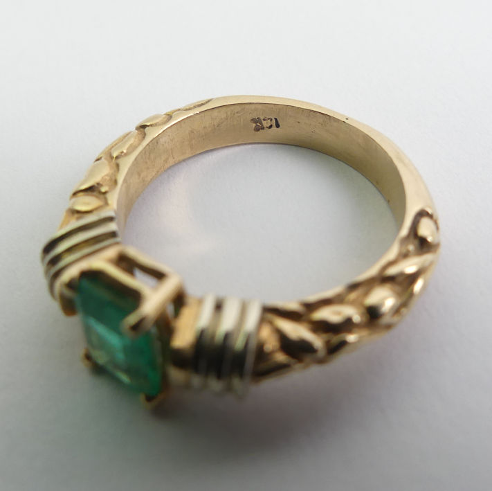 14ct gold, emerald single stone ring, 4.4 grams, 6.7mm, stone 6mm x 4.7mm, size I. - Image 3 of 3
