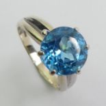 9ct white gold blue topaz single stone ring, 4.3 grams, 10.3mm, size P1/2.