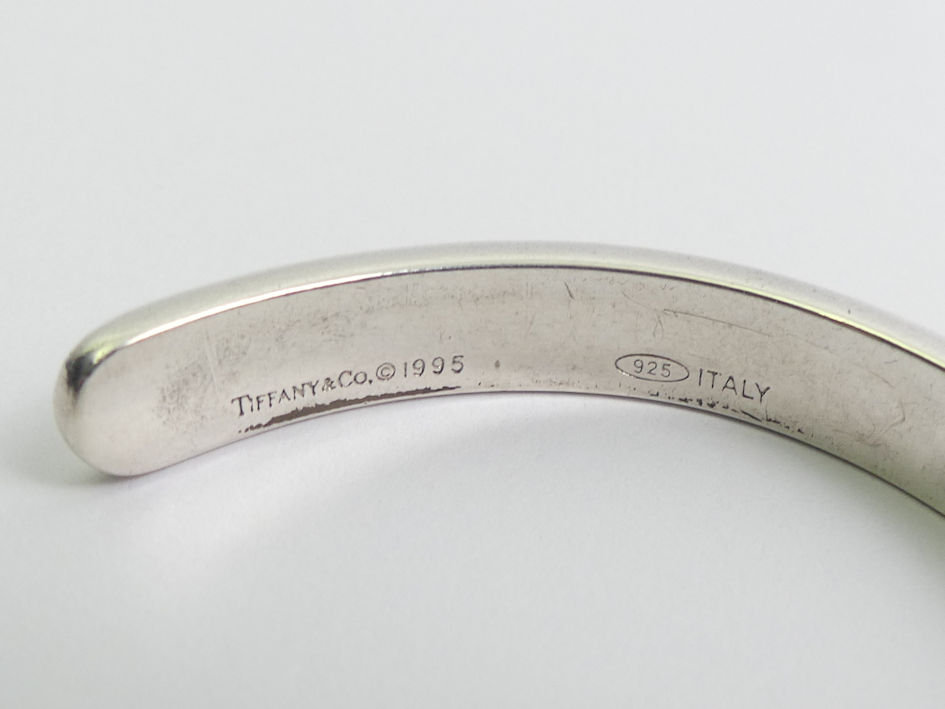 Tiffany Atlas open end silver bangle, 30.8 grams, 7.7mm. - Image 3 of 3