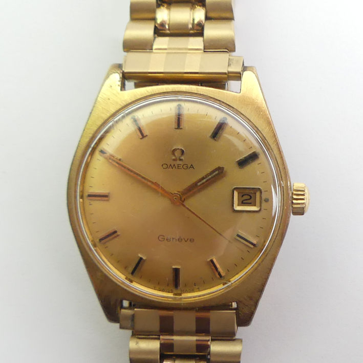 Gents gold tone Omega manual wind date adjust watch, 37mm inc. button. Condition Report: In