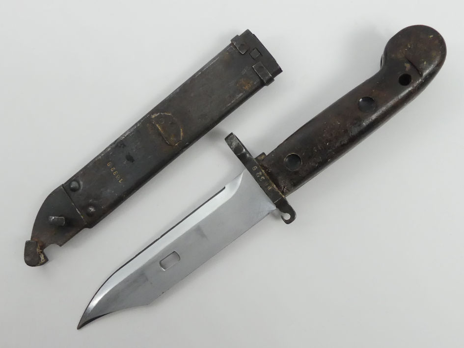 A cold war era Russian AK47 bayonet with scabbard, blade 15cm. - Image 3 of 3