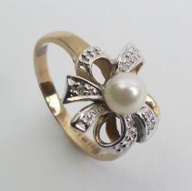 9ct gold cultured pearl and diamond ring, 2.5 grams, 12.7mm, size K.