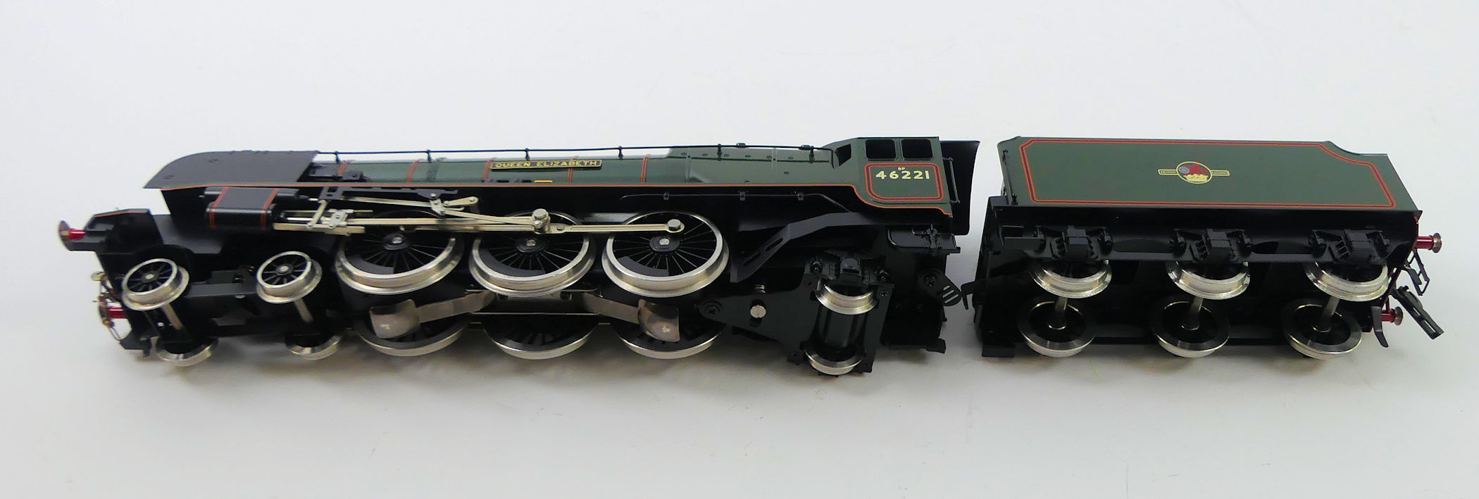 Ace trains 0 gauge 4-6-2 Duchess Pacific locomotive and tender 'Queen Elizabeth', 46221, post 57 - Image 3 of 3