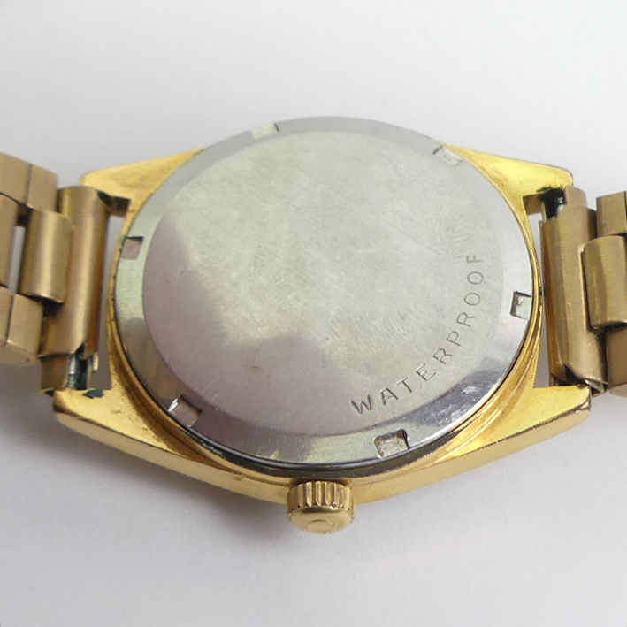 Gents gold tone Omega manual wind date adjust watch, 37mm inc. button. Condition Report: In - Image 3 of 3