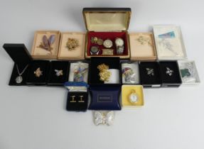 A travel case of costume jewellery including many Joan Rivers boxed pieces.