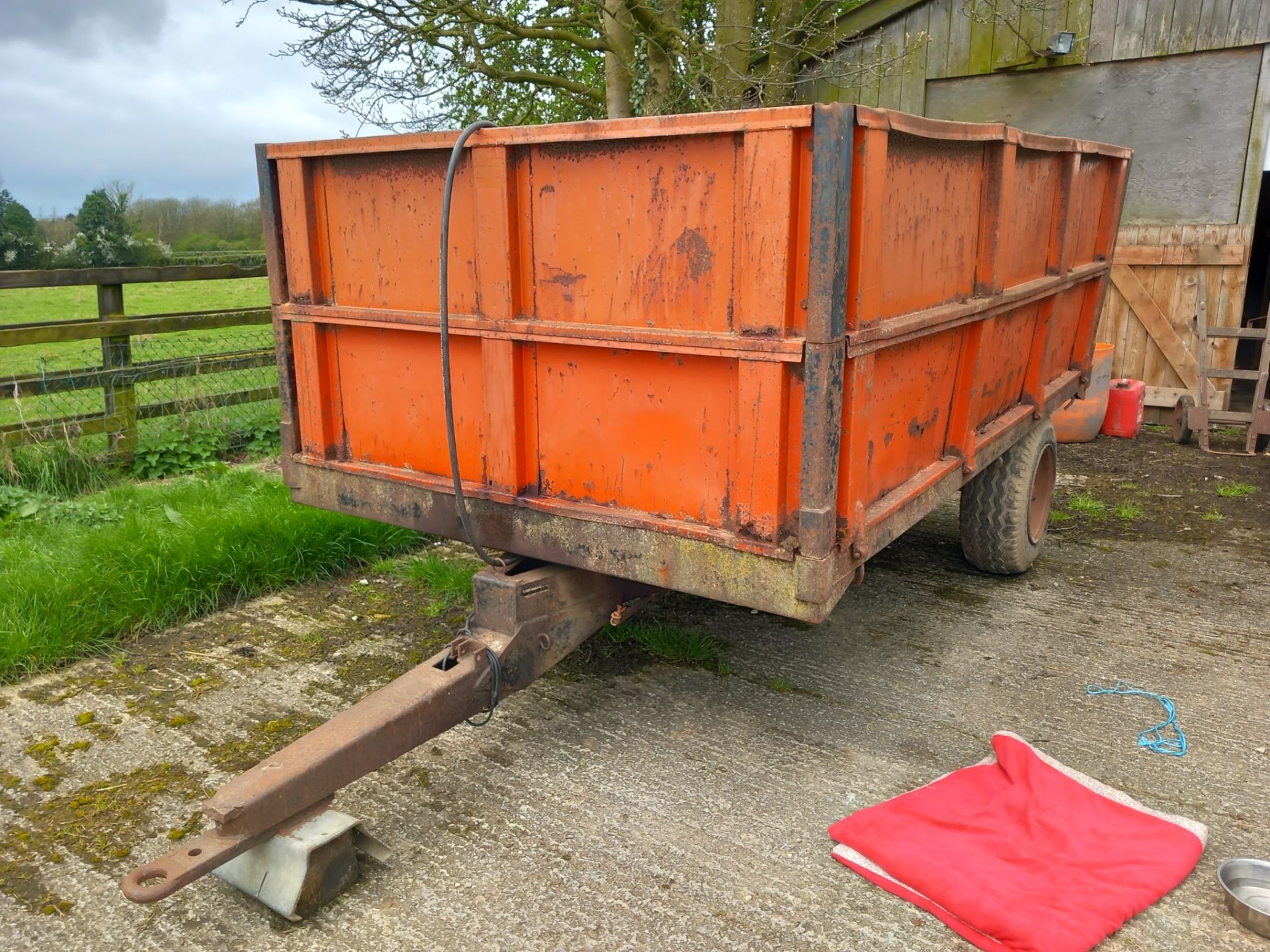 SINGLE AXLE TIPPING TRAILER