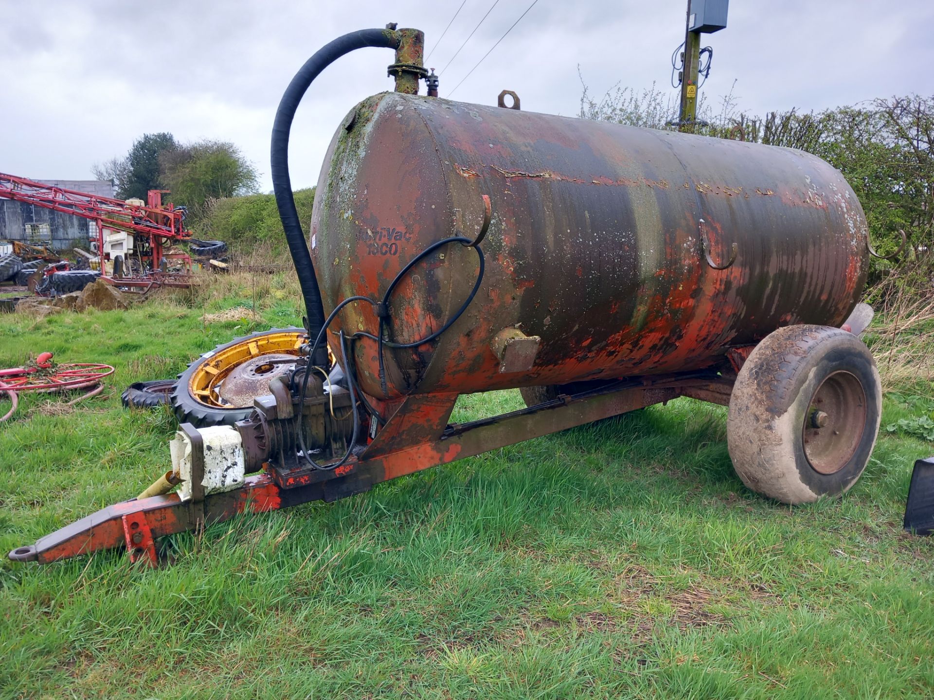 SLURRY VAC 1300 TANKER