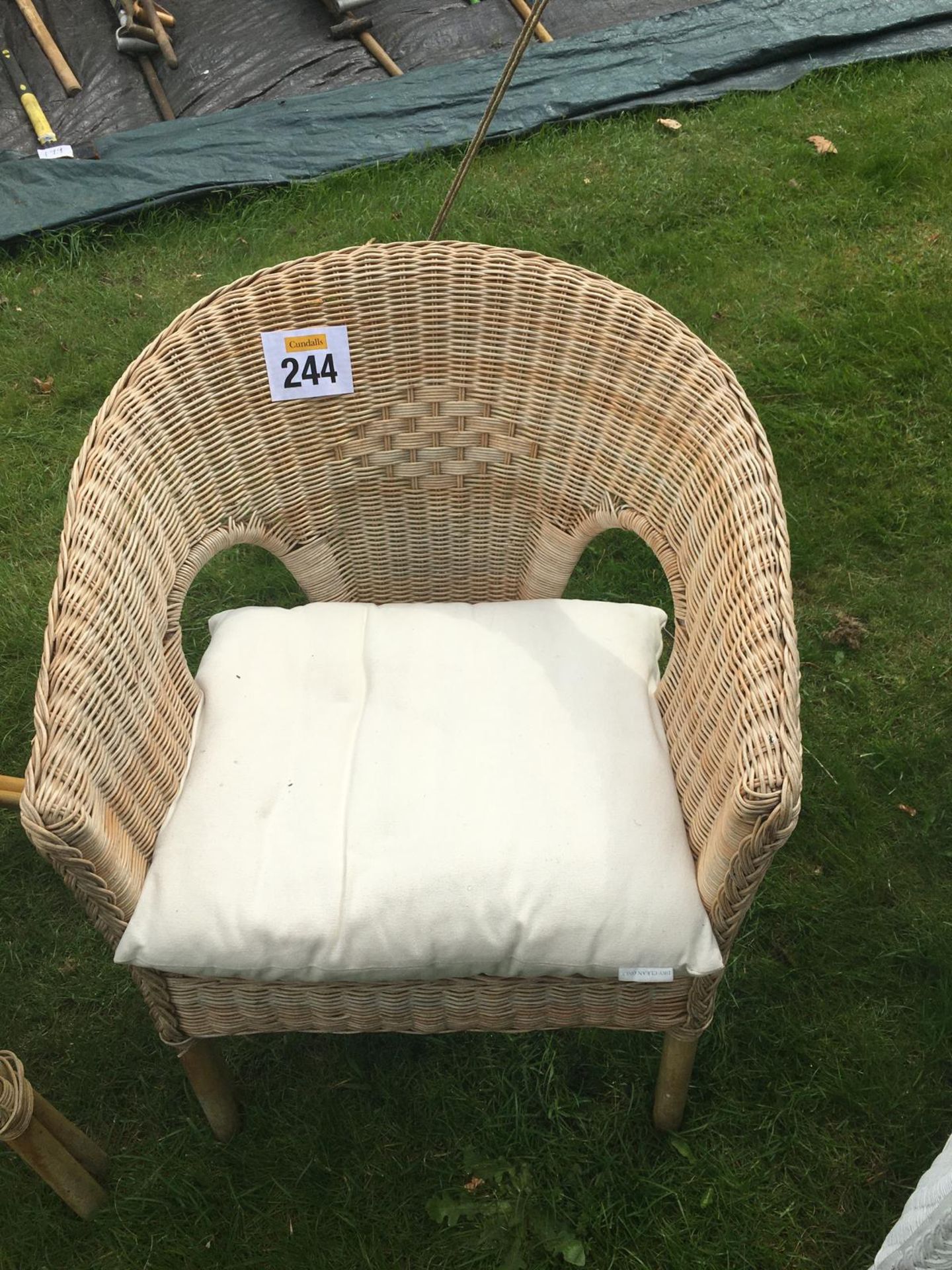 OUTDOOR CHAIR WITH CUSHION
