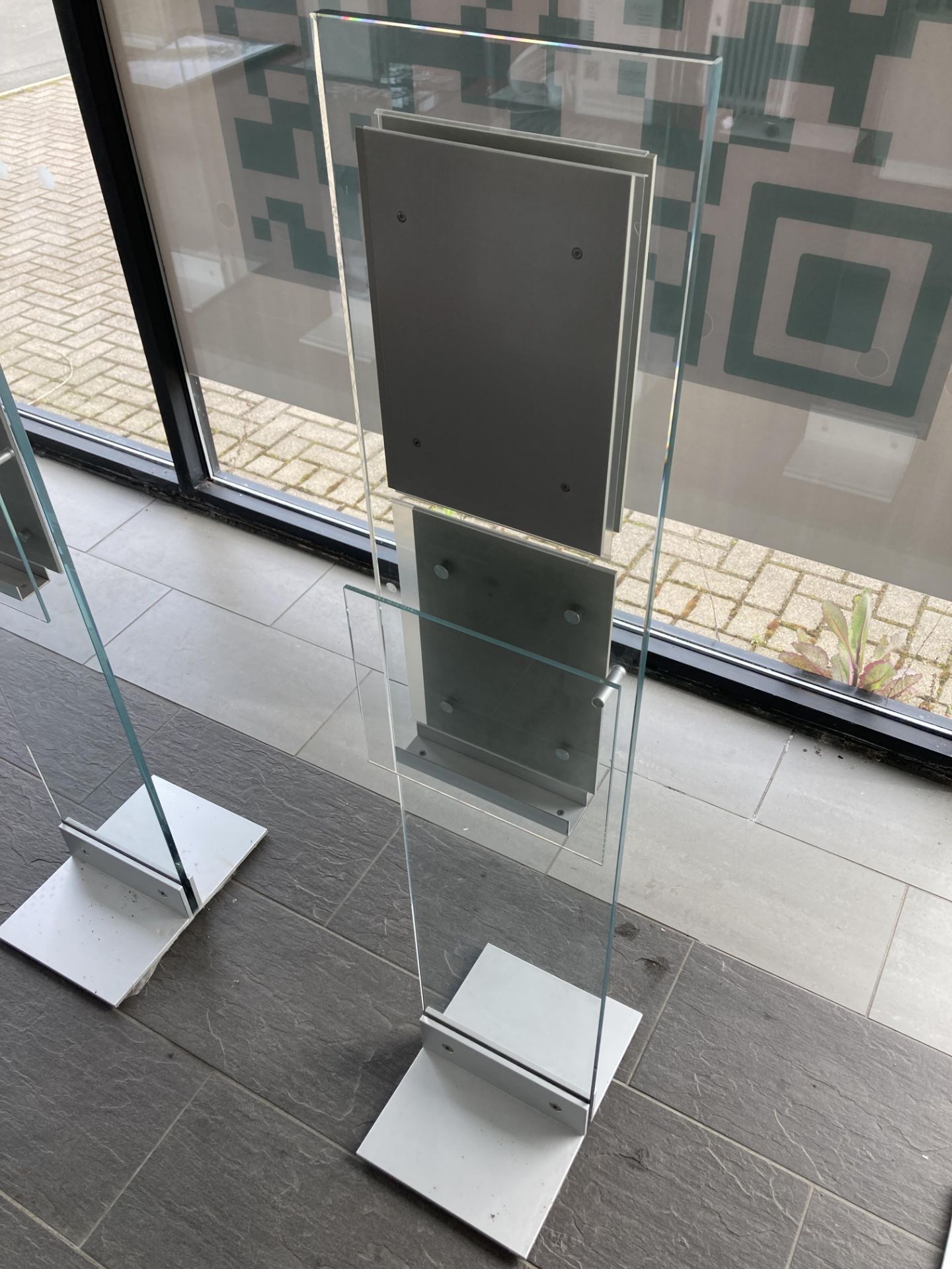 GLASS A4 DISPLAY UNIT - Image 2 of 2