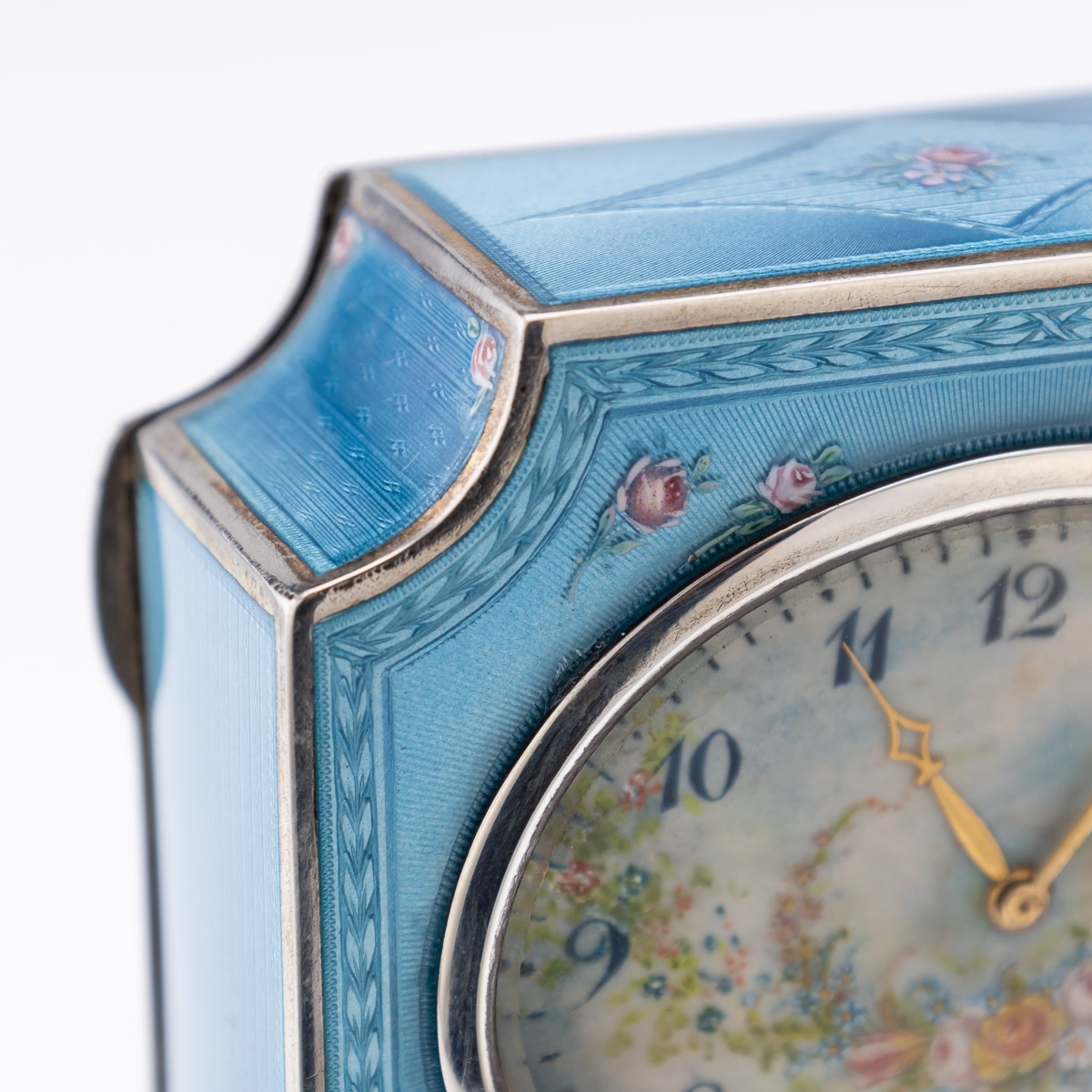 A FINE EARLY 20TH CENTURY SWISS SOLID SILVER AND GUILLOCHE ENAMEL TRAVEL CLOCK IN DISPLAY CASE - Image 60 of 62