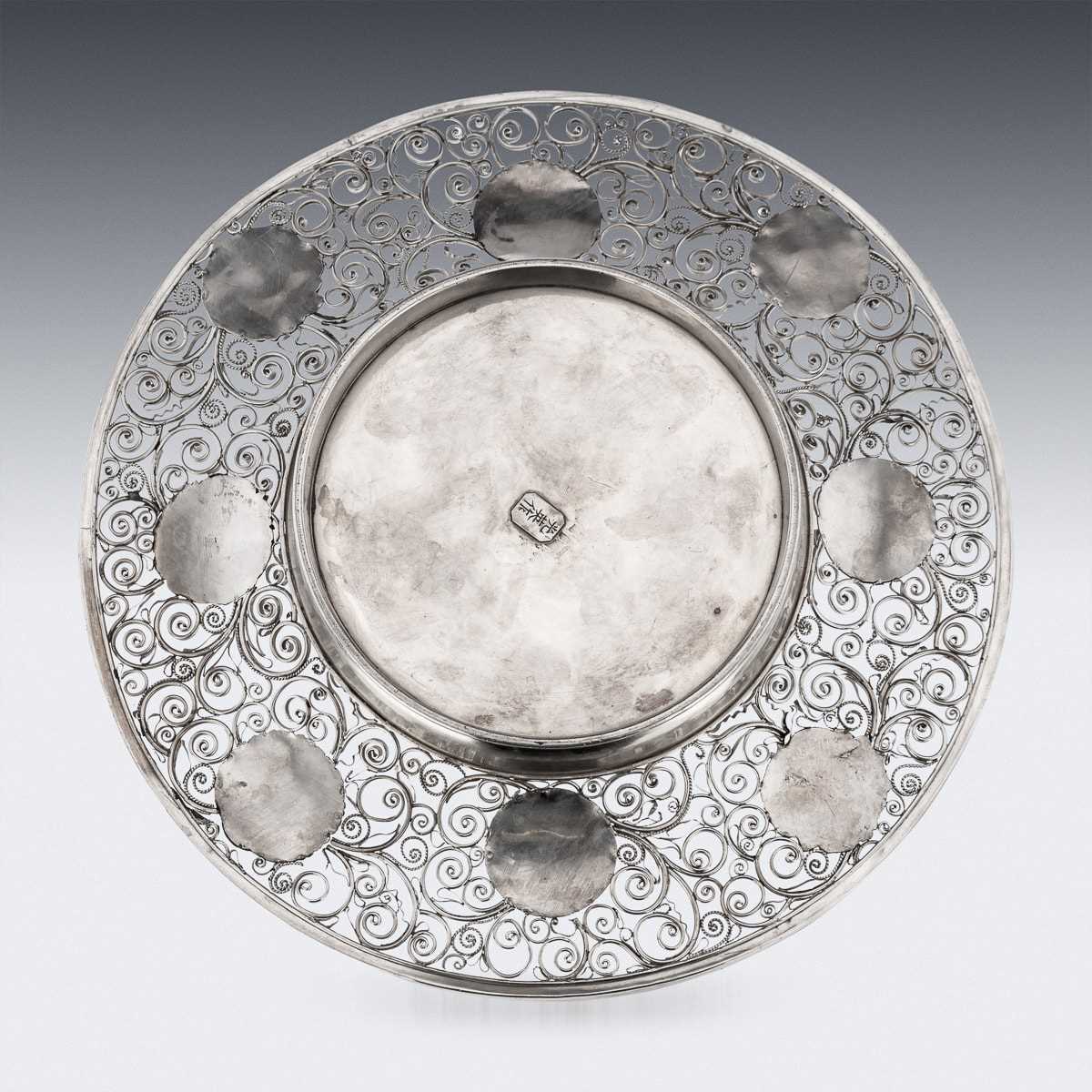 A MEIJI PERIOD SOLID SILVER AND ENAMEL DISH BY KOUEI CIRCA 1900 - Image 3 of 18