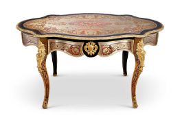 AN EXCEPTIONAL NAPOLEON III 19TH CENTURY BOULLE STYLE TABLE WITH PEWTER AND TORTOISESHELL INLAY