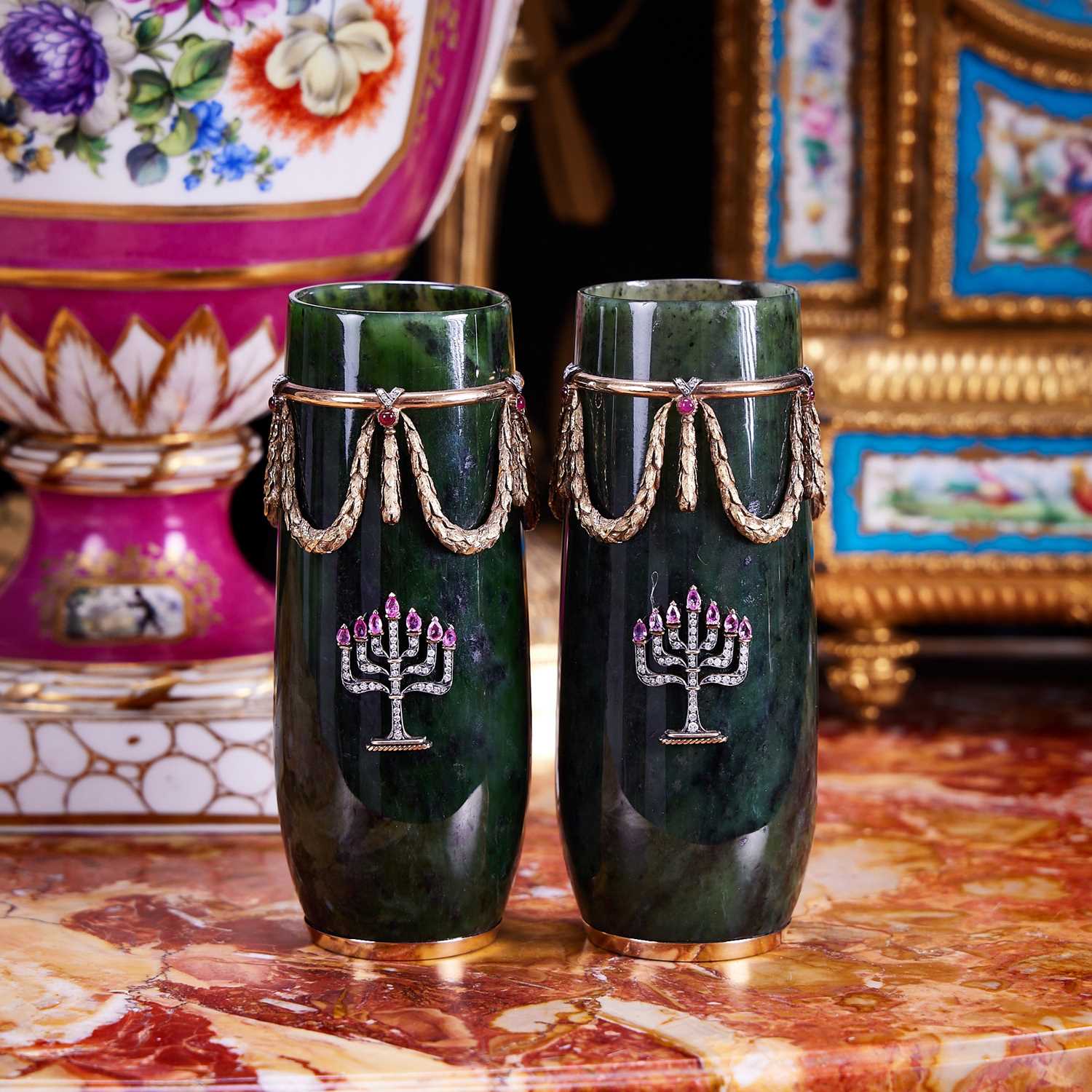A PAIR 14CT GOLD, NEPHRITE, DIAMOND AND RUBY ENCRUSTED VASES IN THE STYLE OF FABERGE