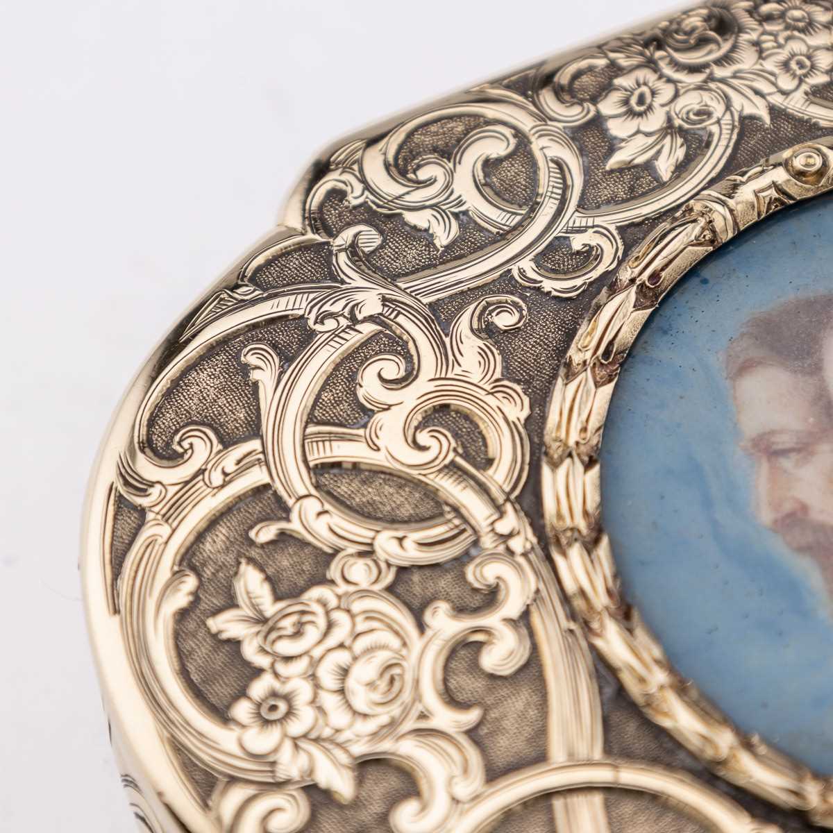 A FINE 19TH CENTURY 18CT GOLD ROYAL PRESENTATION SNUFF BOX WITH PORTRAIT OF NAPOELON III - Image 14 of 18