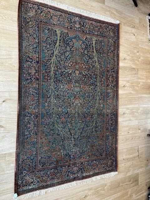 A FINE PAIR OF 1920'S PERSIAN CARPETS - Image 21 of 38