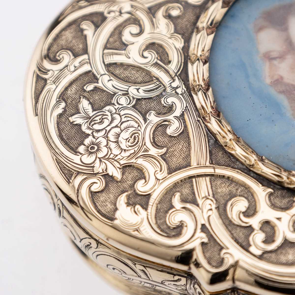 A FINE 19TH CENTURY 18CT GOLD ROYAL PRESENTATION SNUFF BOX WITH PORTRAIT OF NAPOELON III - Image 8 of 18