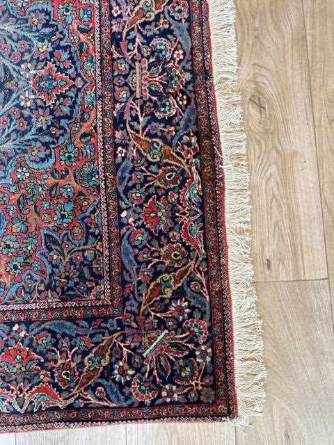 A FINE PAIR OF 1920'S PERSIAN CARPETS - Image 18 of 38