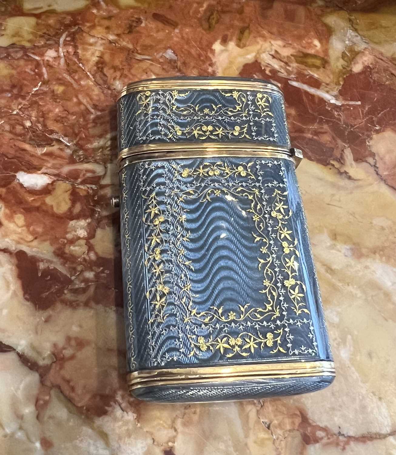 AN EARLY 20TH CENTURY FABERGE STYLE GUILLOCHE ENAMEL ETUI CIGARETTE CASE - Image 11 of 12