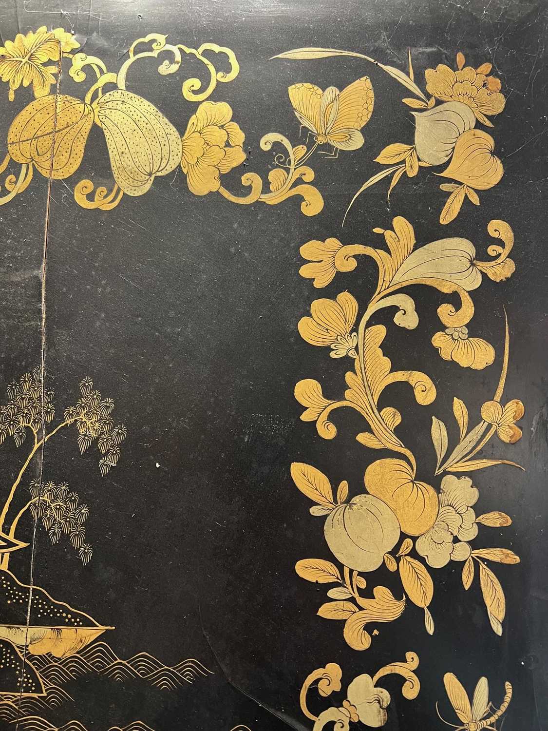 A LATE 18TH / EARLY 19TH CENTURY CHINESE BLACK LACQUERED, SILVER AND GILT DECORATED SCREEN - Image 8 of 9