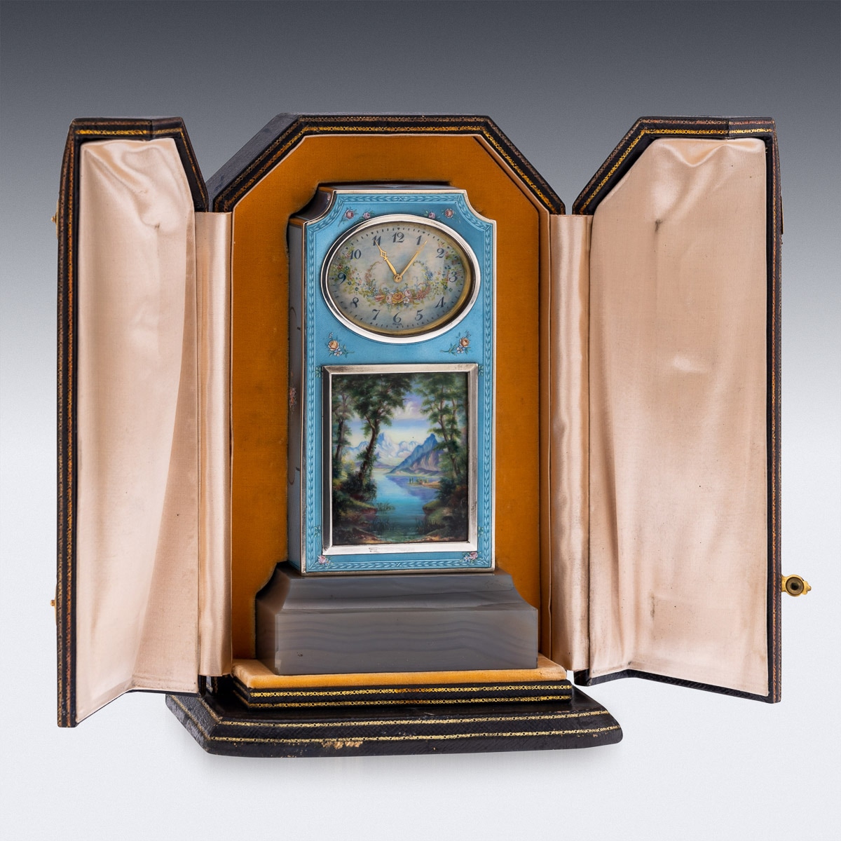 A FINE EARLY 20TH CENTURY SWISS SOLID SILVER AND GUILLOCHE ENAMEL TRAVEL CLOCK IN DISPLAY CASE - Image 32 of 62