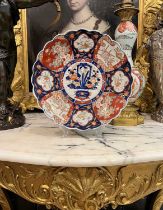 A LATE 19TH CENTURY JAPANESE IMARI PORCELAIN CHARGER