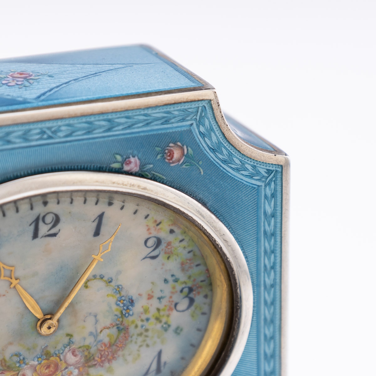 A FINE EARLY 20TH CENTURY SWISS SOLID SILVER AND GUILLOCHE ENAMEL TRAVEL CLOCK IN DISPLAY CASE - Image 41 of 62