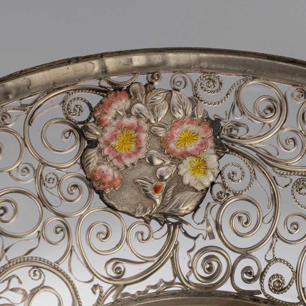 A MEIJI PERIOD SOLID SILVER AND ENAMEL DISH BY KOUEI CIRCA 1900 - Image 13 of 18