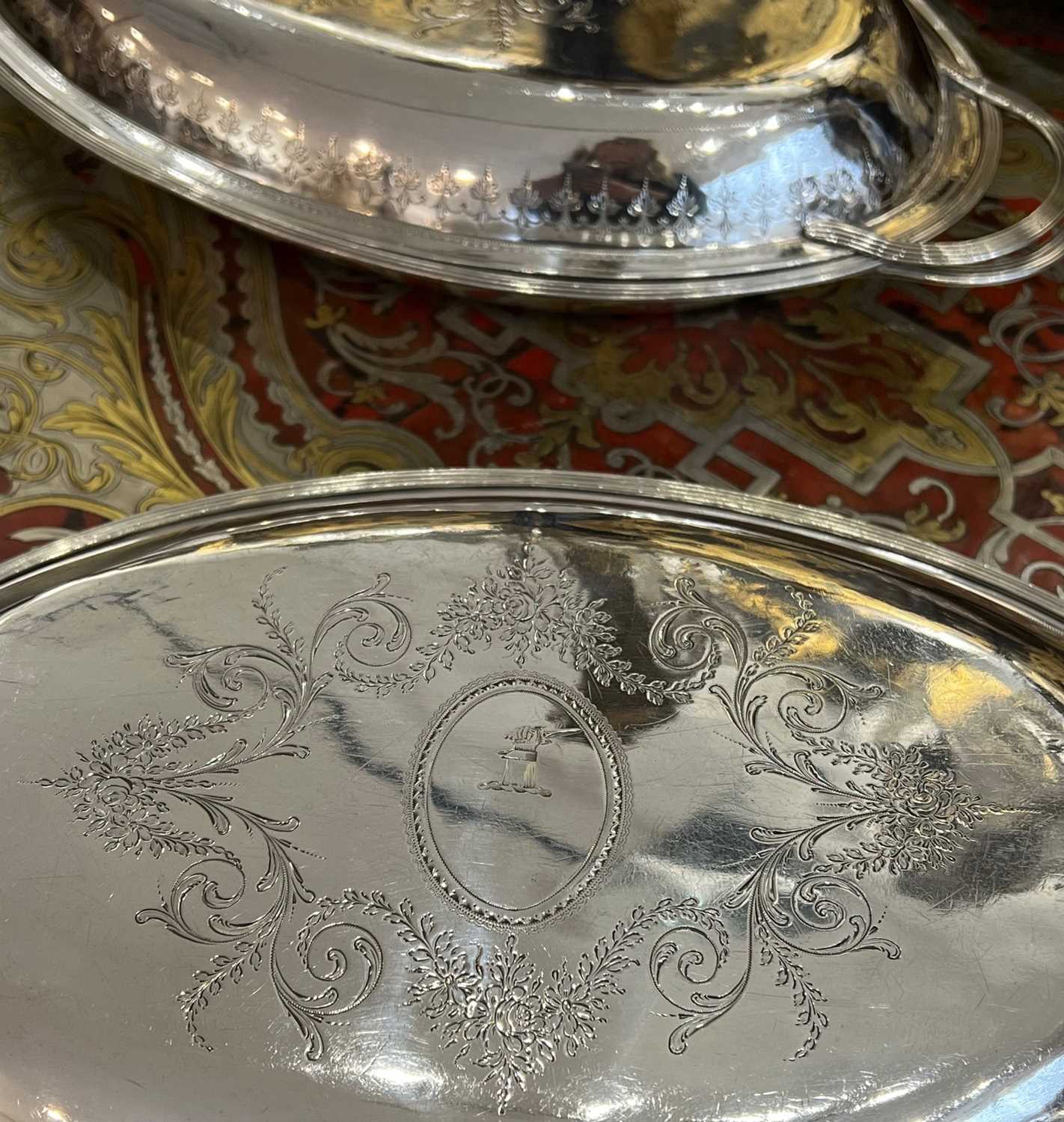 A PAIR OF 18TH CENTURY STERLING SILVER HASH DISHES BY PETER & ANN BATEMAN, 1798 - Image 10 of 10