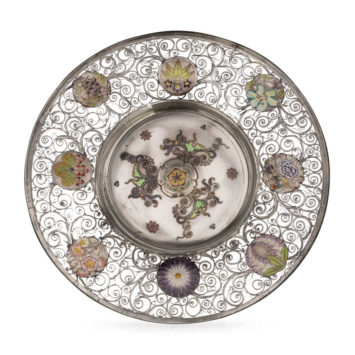 A MEIJI PERIOD SOLID SILVER AND ENAMEL DISH BY KOUEI CIRCA 1900 - Image 2 of 18