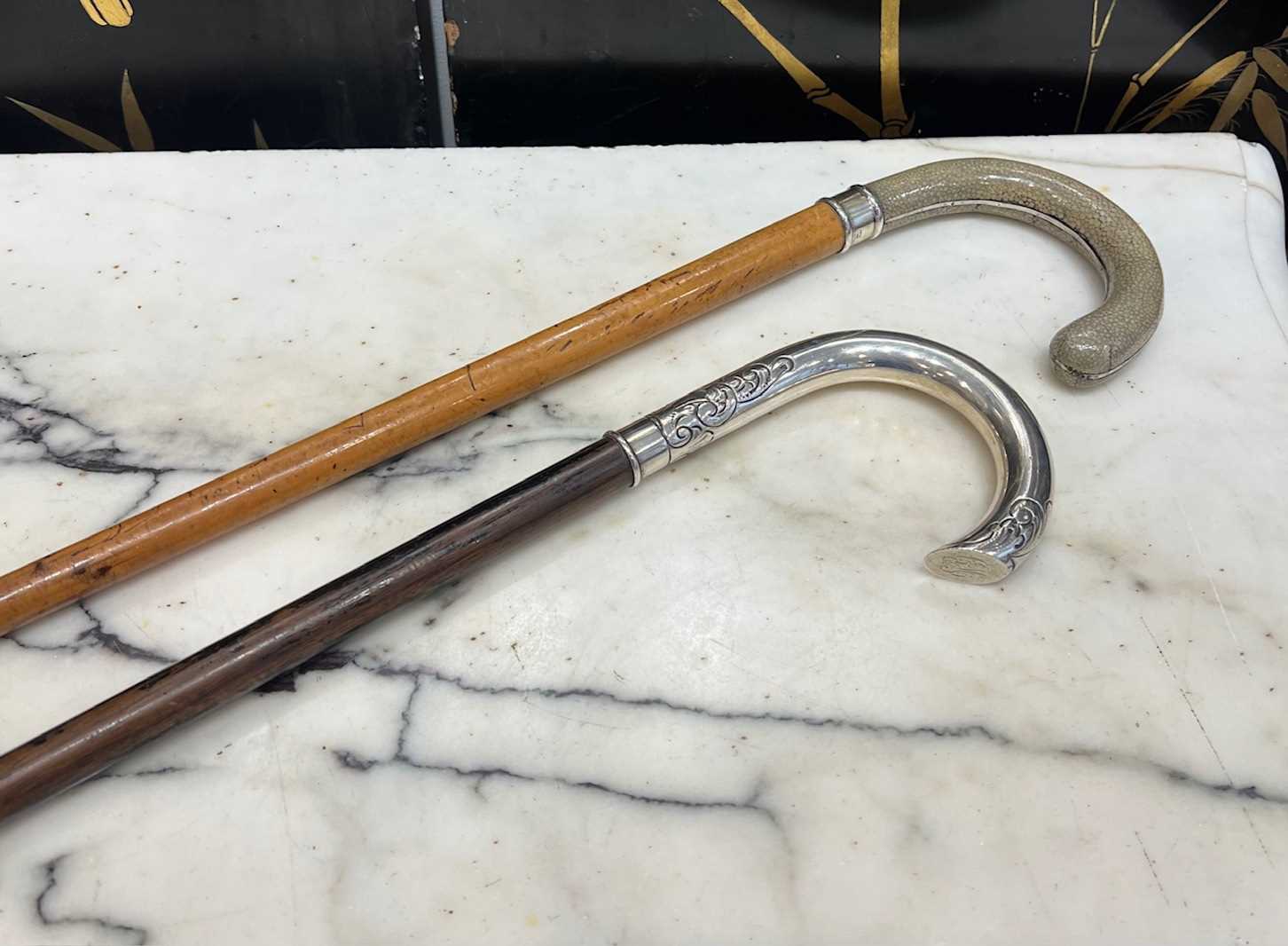 A LATE 19TH / EARLY 20TH CENTURY SHAGREEN AND SILVER HANDLED WALKING CANE