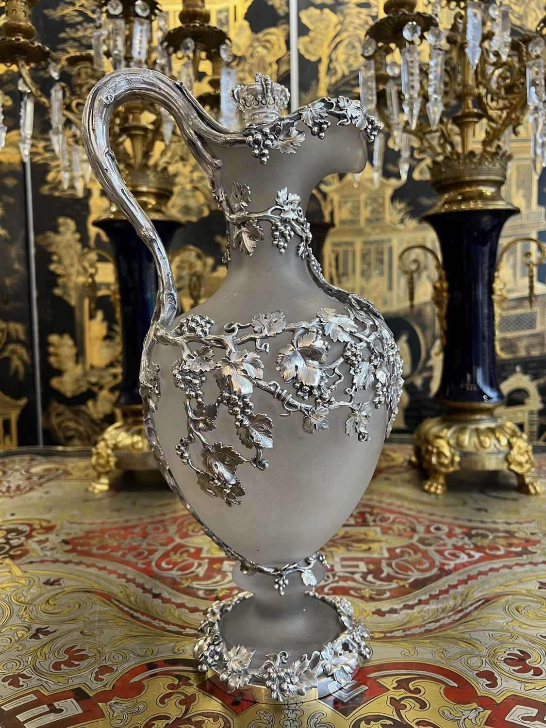 A MAGNIFICENT STERLING SILVER AND FROSTED GLASS CLARET JUG BY MORTIMER & HUNT, 1843 - Image 3 of 10