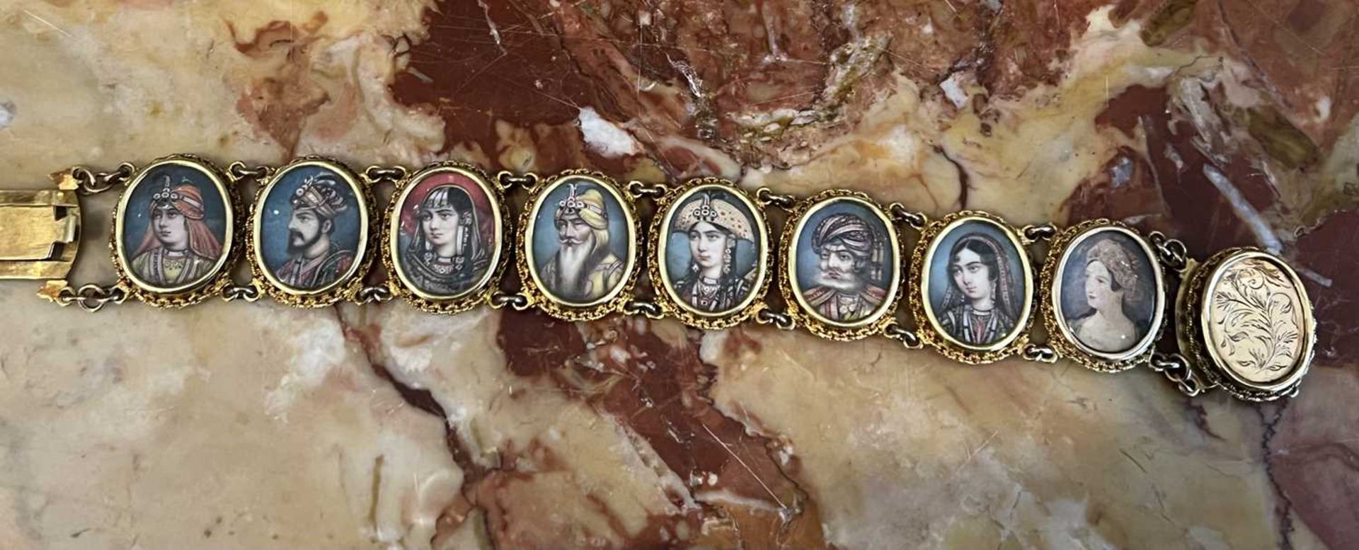 A 19TH CENTURY GOLD BRACELET WITH INDIAN PORTRAIT MINIATURES - Image 7 of 12