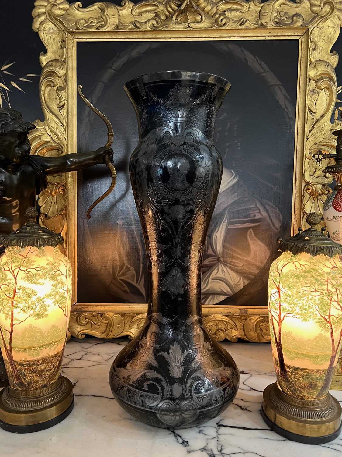 A MASSIVE 19TH CENTURY BOHEMIAN OVERLAY AND ENGRAVED GLASS VASE - Image 3 of 10