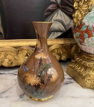 A LATE 19TH / EARLY 20TH CENTURY PORCELAIN VASE