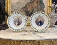 MEISSEN: A PAIR OF 19TH CENTURY PORTRAIT PLATES OF NAPOLEON AND FREDERICK THE GREAT OF PRUSSIA